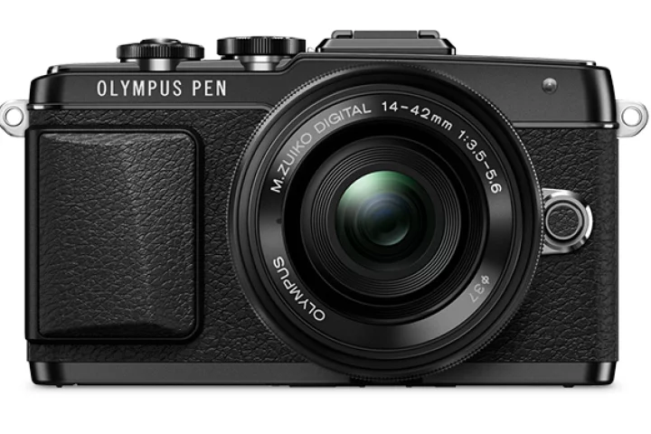 The Olympus PEN E-PL7 boasts a number of features to make shooting selfies easier