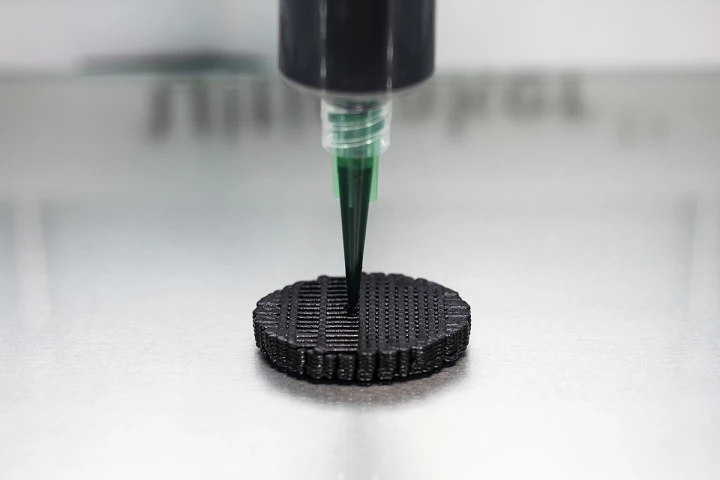 This fuel cell features two different types of fungi metabolizing sugars and microbes to produce electricity