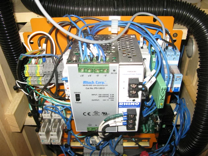 The eletronic innards of the Robo-Washer