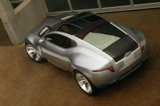 The diesel-electric hybrid Ford Reflex concept combines performance and economy, delivering 65 mpg