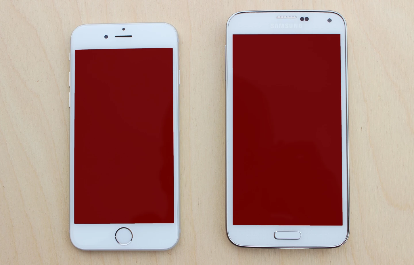 The Galaxy S5 gives you 18 percent more screen than the iPhone 6 does (Photo: Will Shanklin/Gizmag.com)