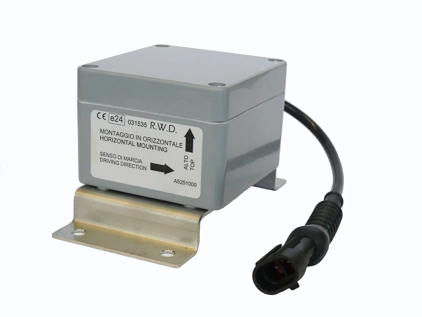 The system consists of a sensor on the trailerâ€™s rear axle and a receiver in the cab