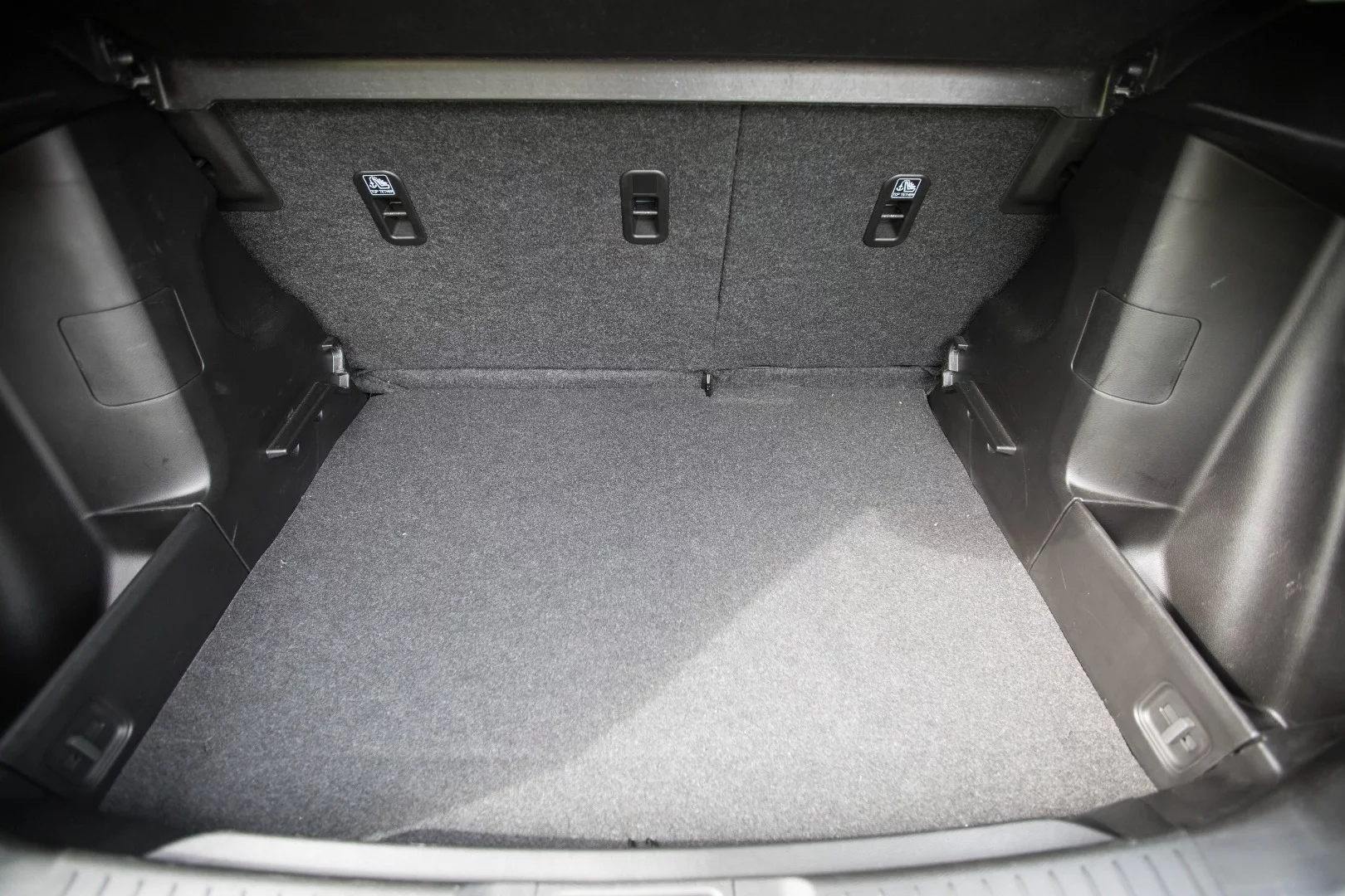 The boot of the Vitara is deeper than that of the Mazda CX-3