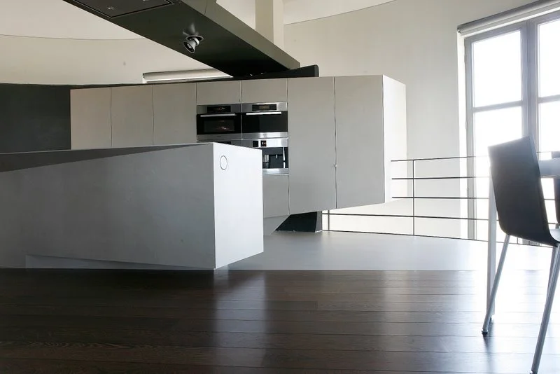 Renovation began in 2008, gradually converting the tower into a 6-story, 450-sq m (4,844-sq ft) home putting the space to maximum use (Photo: Bham)