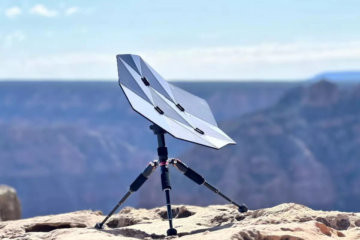 Sego Innovations is looking to launch a solar panel that instantly compacts to 1/8 its expanded size