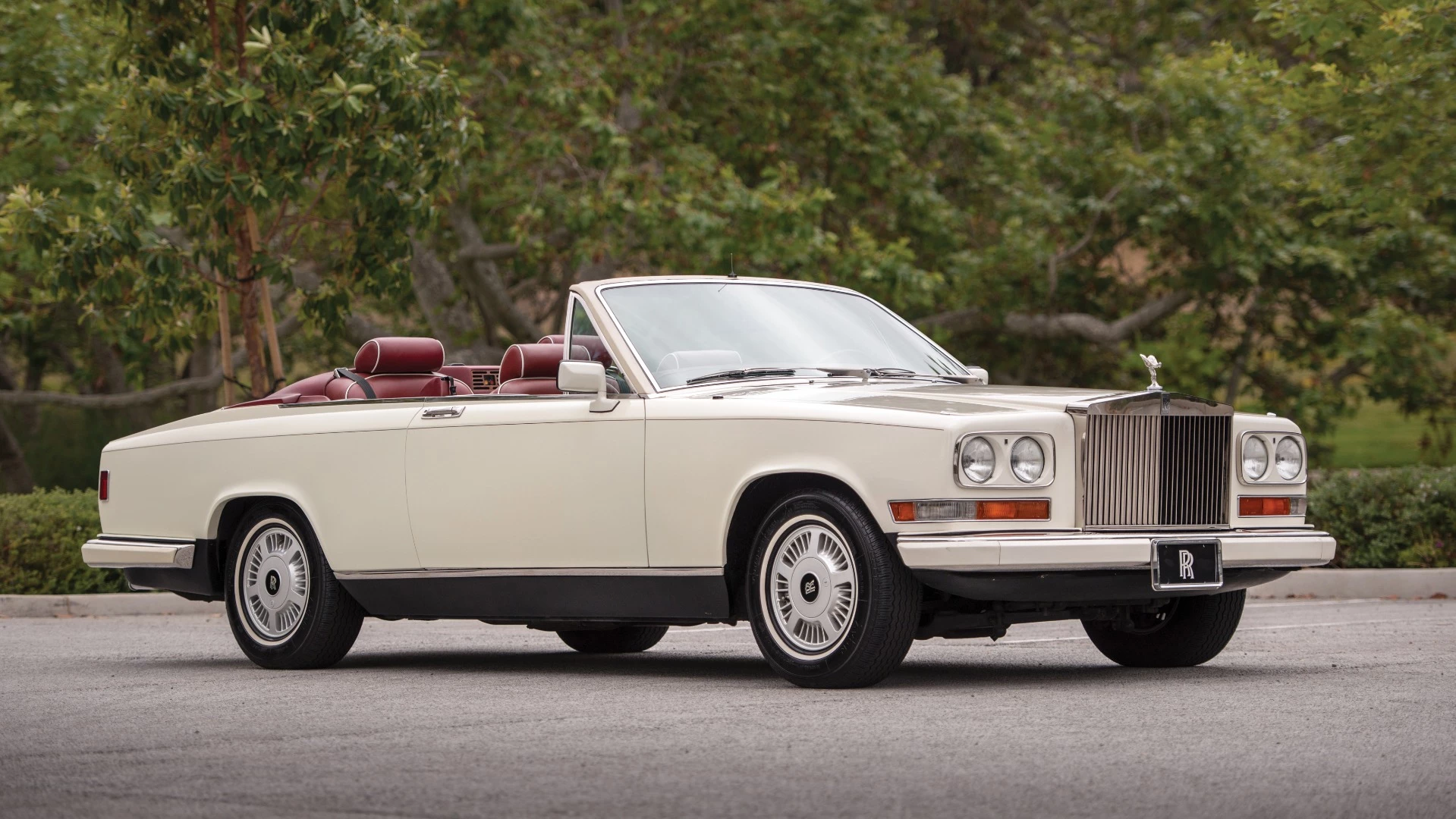 $252,000 | 1987 Rolls-Royce Camargue Retractable Hardtop by Niko-Michael | Auction Link: RM-Sotheby's