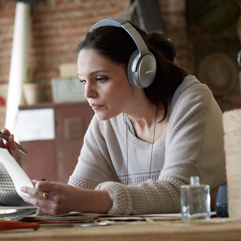 Users can now opt for a silver colorway, whereas previous QuietComfort models were dressed only in black