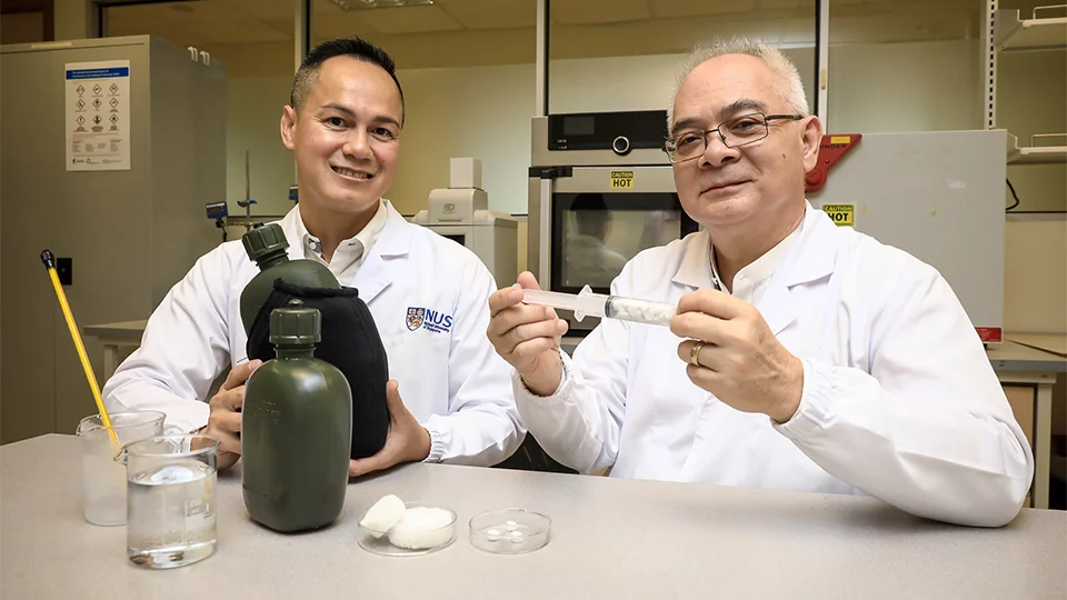 The cotton aerogel has been used to make canteen-insulating jackets and injectable capsules that stop wounds from bleeding – although it could have many other applications