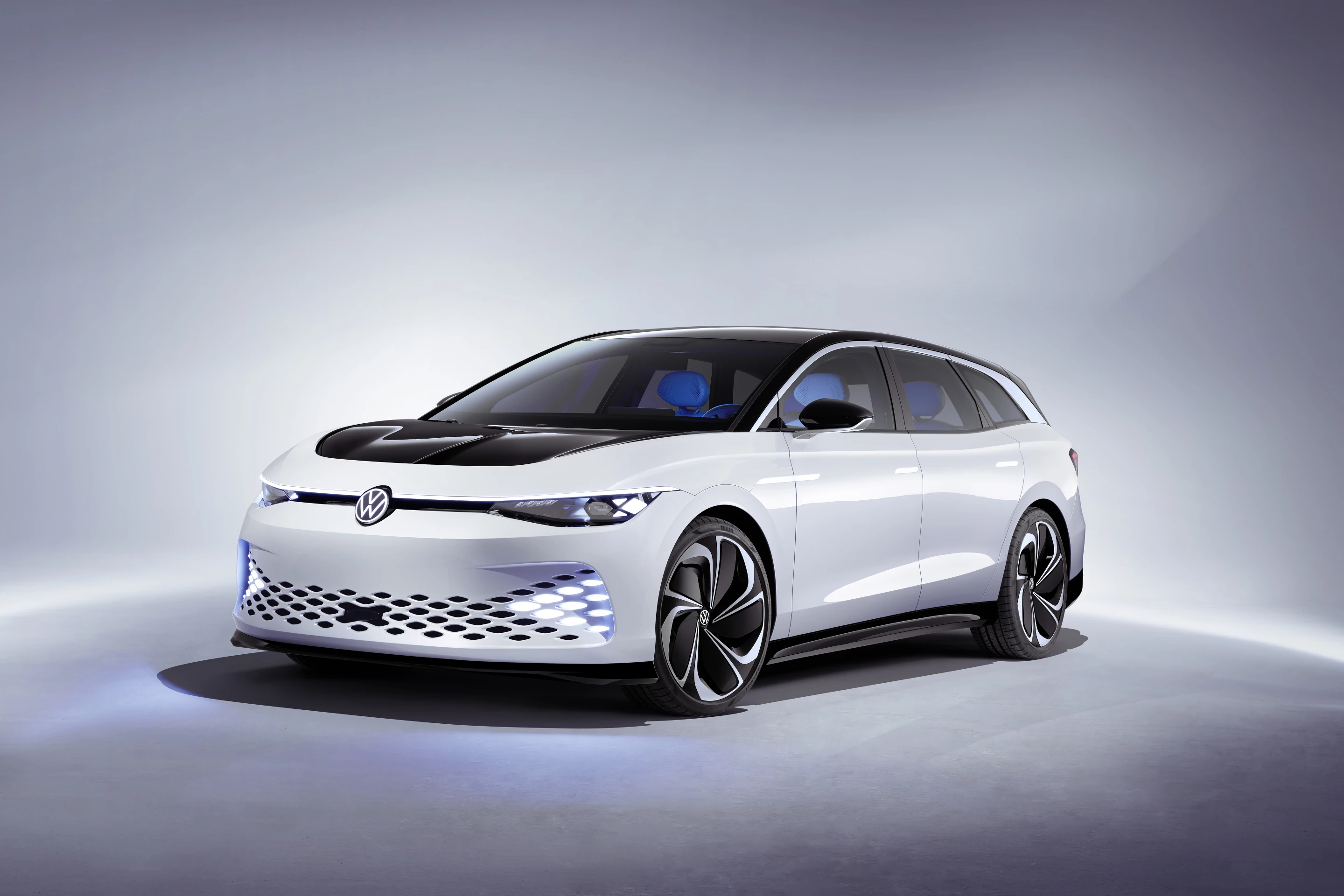The vents in the bumper and the hood panel have been designed as functional features, but are also unique design elements