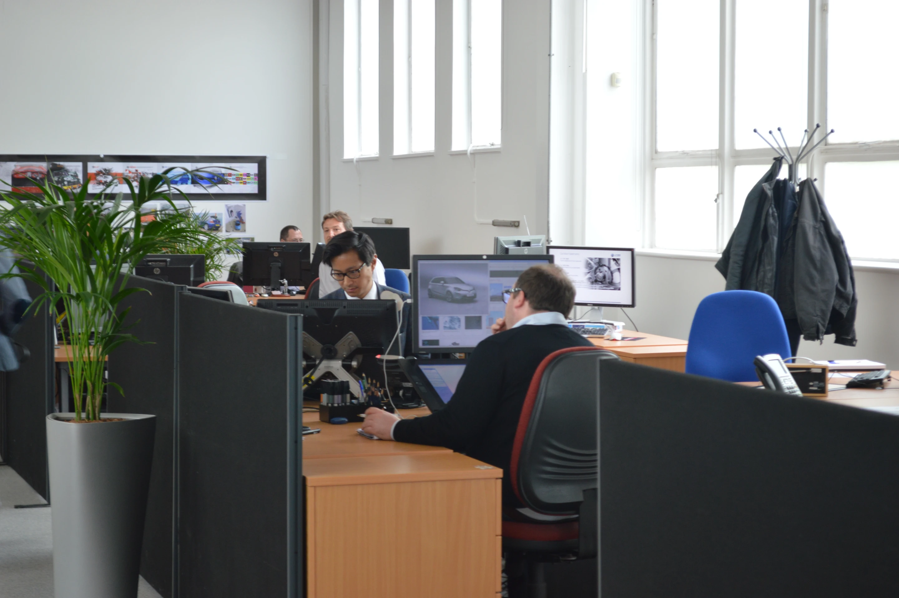 Designers at MG's Birmingham facility (Photo: Gizmag)