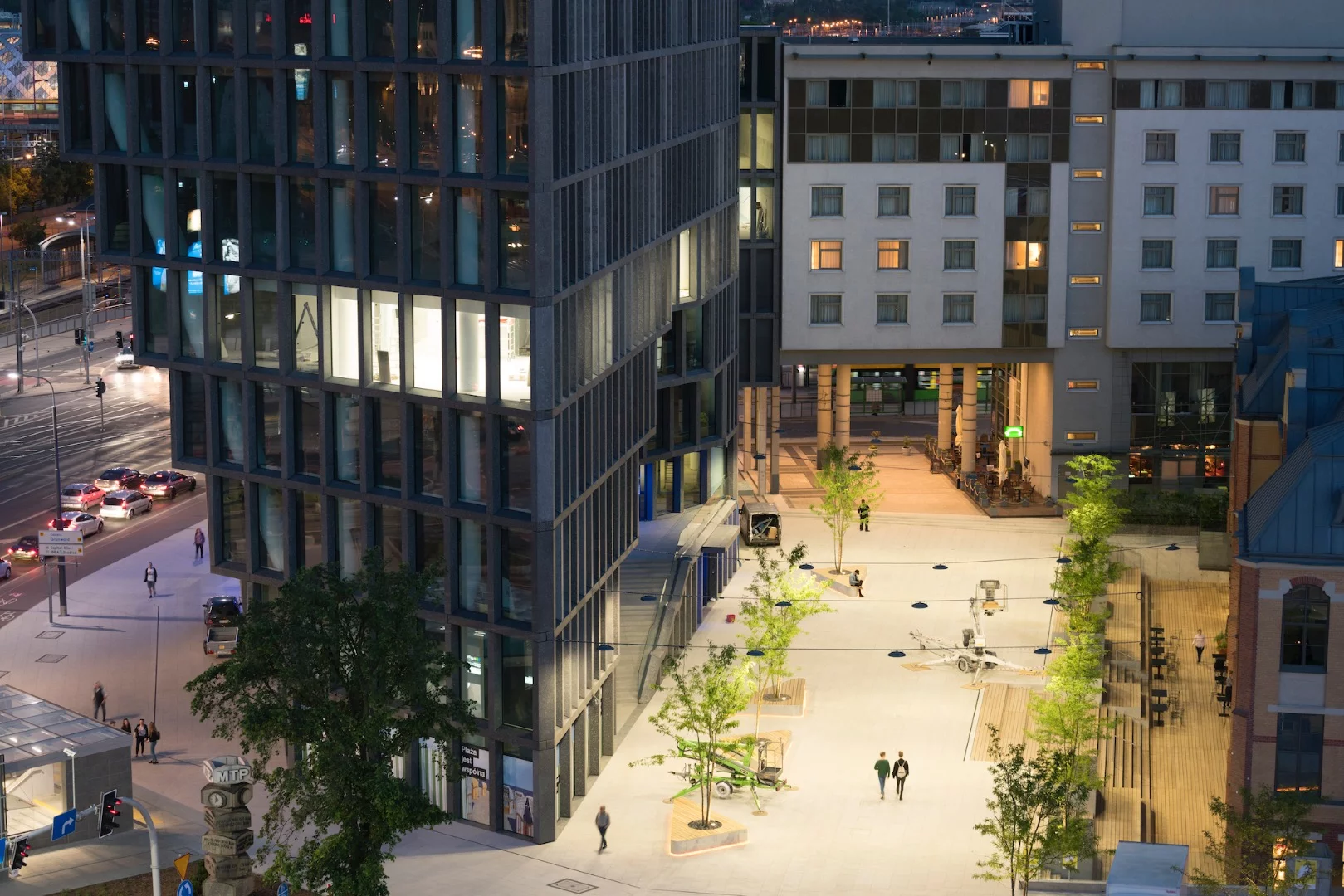 Construction of Bałtyk included the creation of a new public square