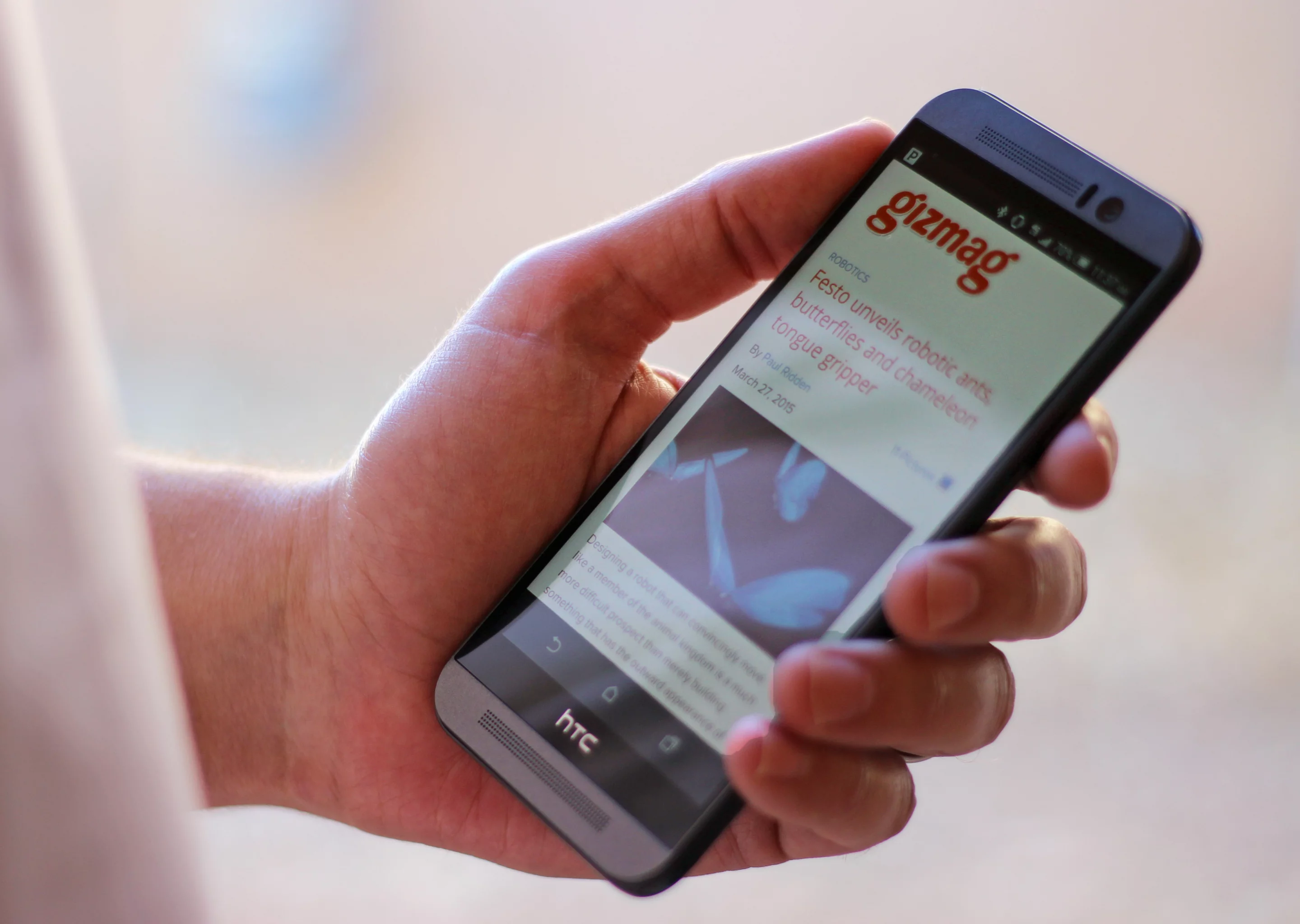 The M9's 5-in 1080p display looks fine, but trails behind the (Quad HD) competition (Photo: Will Shanklin/Gizmag.com)