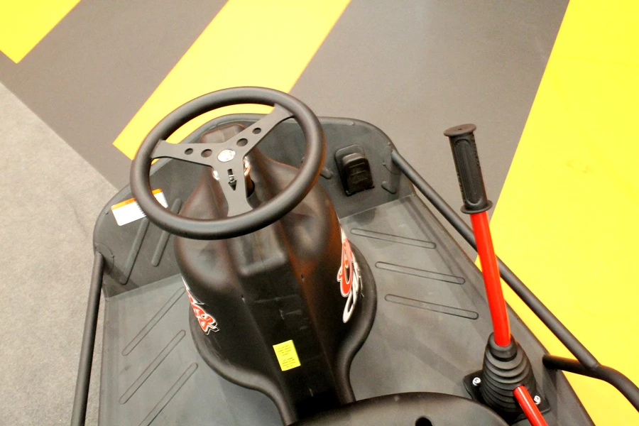 The steering wheel and drift bar of the Crazy Cart XL (Photo: Gizmag/Stu Robarts)
