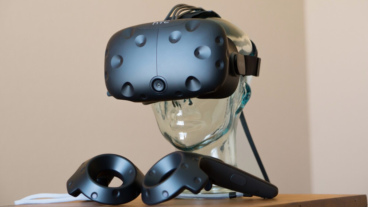 HTC Vive with bundled controllers