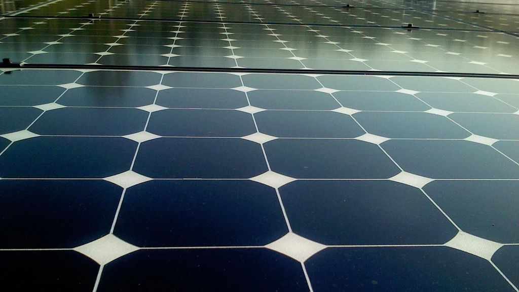 Researchers have created a process to produce a light-absorbing layer on textured substrates to improve the efficiency of polymer solar cells (Image: Jeremy Levine Design via Flickr)