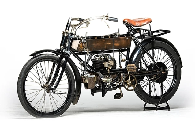 One other FN Four has already sold in the top 250 motorcycle prices of all time. In November 2006, a 1904/5 model from the Silverman Museum sold for $102,375. This 1912 FN Four is estimated to fetch $100,000 to $125,000