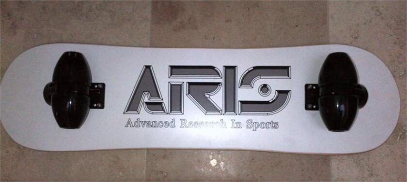ARIS Sport's snowboard-style Blade Runner skateboard