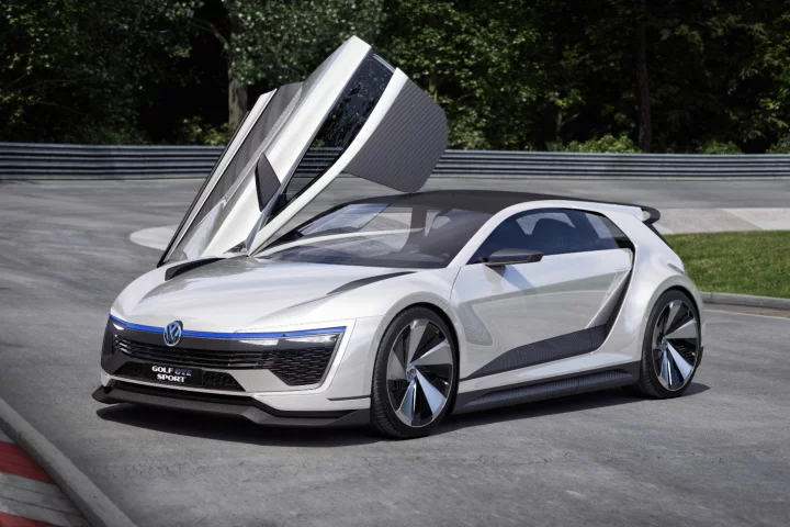 The car's gullwing doors are very similar to those on the XL1