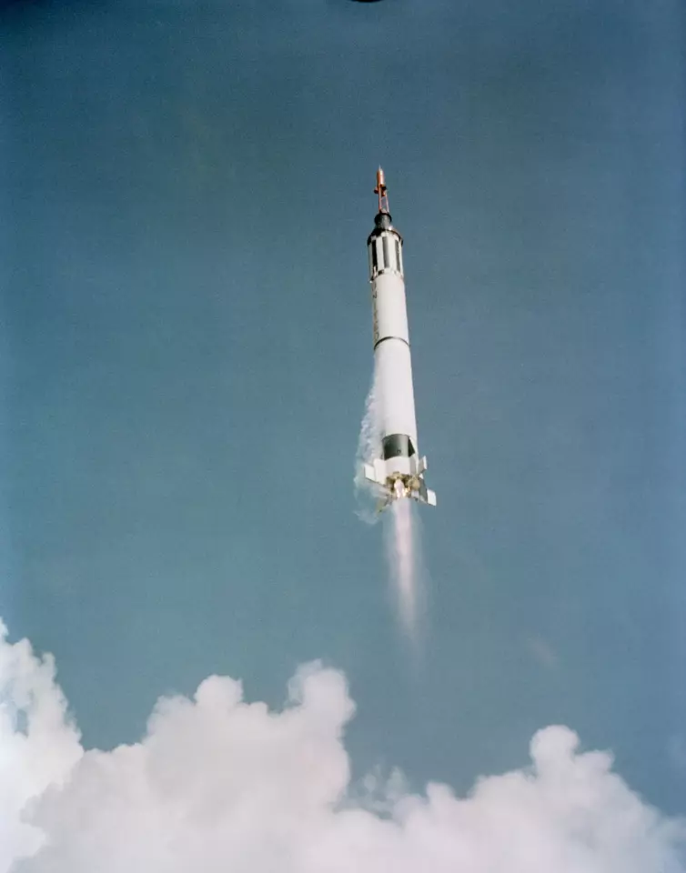 Mercury Redstone 3 lifting off