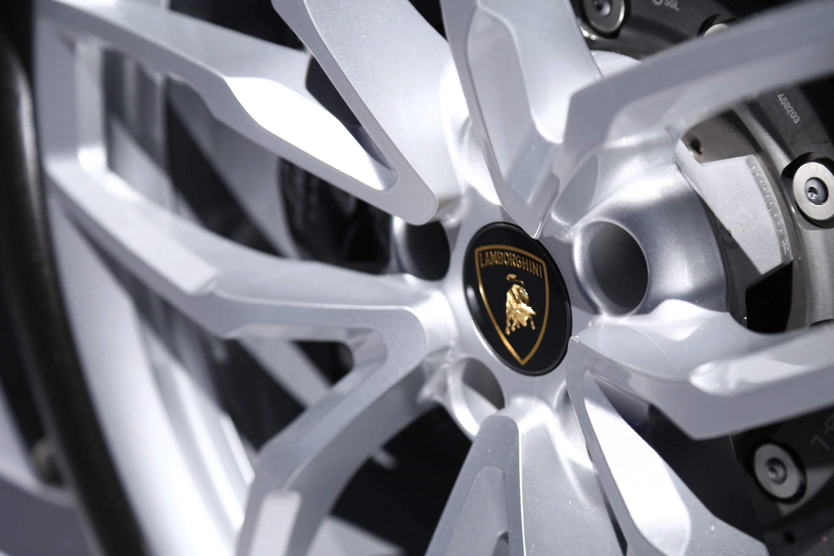 The Huracán will make 0-100 km/h (62 mph) in 3.2 seconds, faster than a 2012 Gallardo LP 570-4 (Photo: Angus MacKenzie/Gizmag.com)