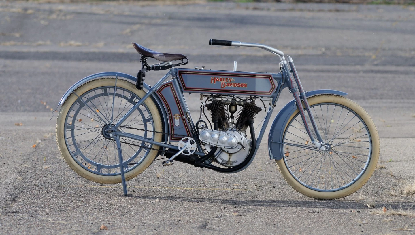 This 1911 Harley Davidson 7D Twin was sold by Mecum for US$283,400 in January, 2014 in Las Vegas, U.S.A