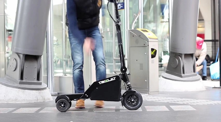 The Trikelet has an unfolded wheelbase of 31 in (800 mm) and a stance of only 11 in (290 mm)