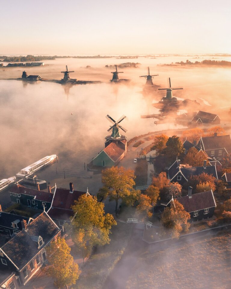 Winner. 'A Magic Morning in The Netherlands'. Zaanse Schans, Zaanstad, Netherlands