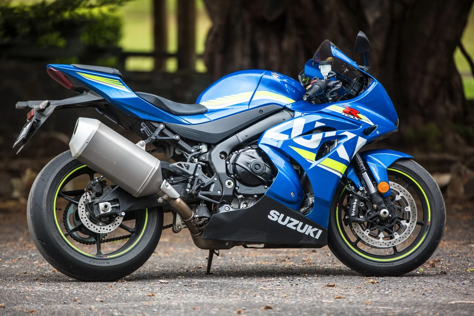 2017 Suzuki GSX-R1000: nice enough lines but make ours matte black