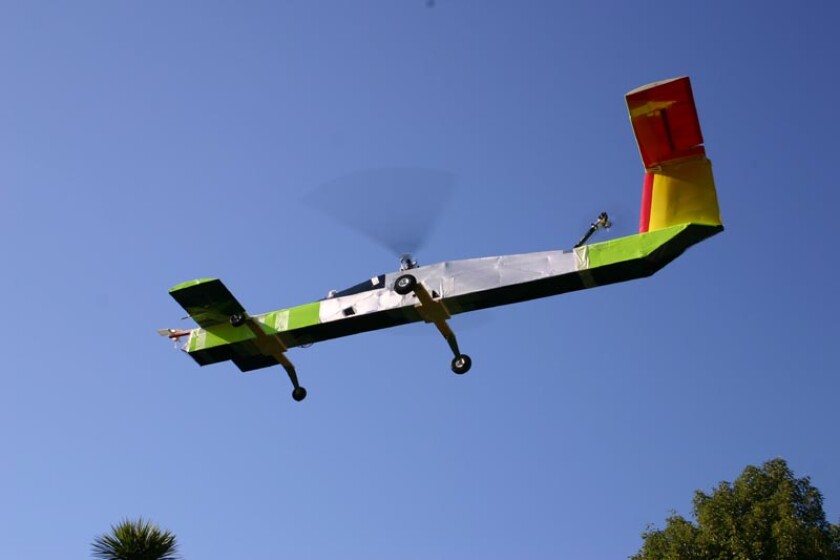 Hybrid RotorWing design transitions from fixed to rotary wing midflight