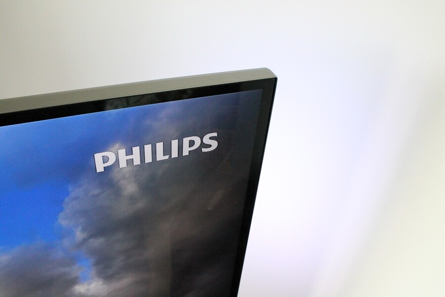 A close-up of the 55PUS7809 corner (Photo: Stu Robarts/Gizmag)