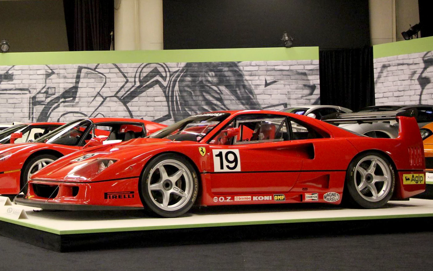 Radically updated over the road going F40, being both lighter and much more powerful, this car was one of just 19 produced. It is also one of just two with pushrod/rocker arm suspension, and the only example in private ownership. Estimated to sell for between $2,000,000 and $2,500,000, this 1994 Ferrari F40 LM came in well above estimate at $3,300,000.