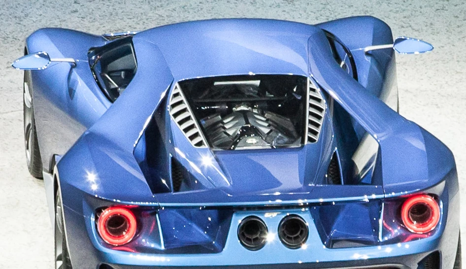 The GT and GT40 were cars defined by their big V8 engines so it’s interesting to see Ford moving to a V6 engine for the third coming of the name. The powerplant is based on the same twin-turbo EcoBoost V6 engine architecture used in Ford’s IMSA Daytona Prototype endurance cars which took three wins (including the 12 Hours of Sebring) in the IMSA TUDOR United SportsCar Championship in 2014.
