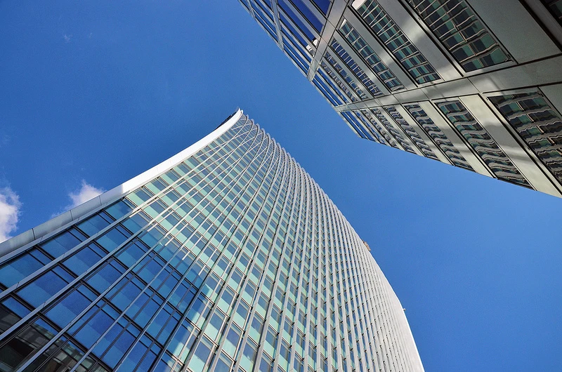 Light reflected from an 37-story skyscraper under-construction in London could be to blame for melting parts of a Jaguar parked nearby (Photo: Duncan via Flickr)