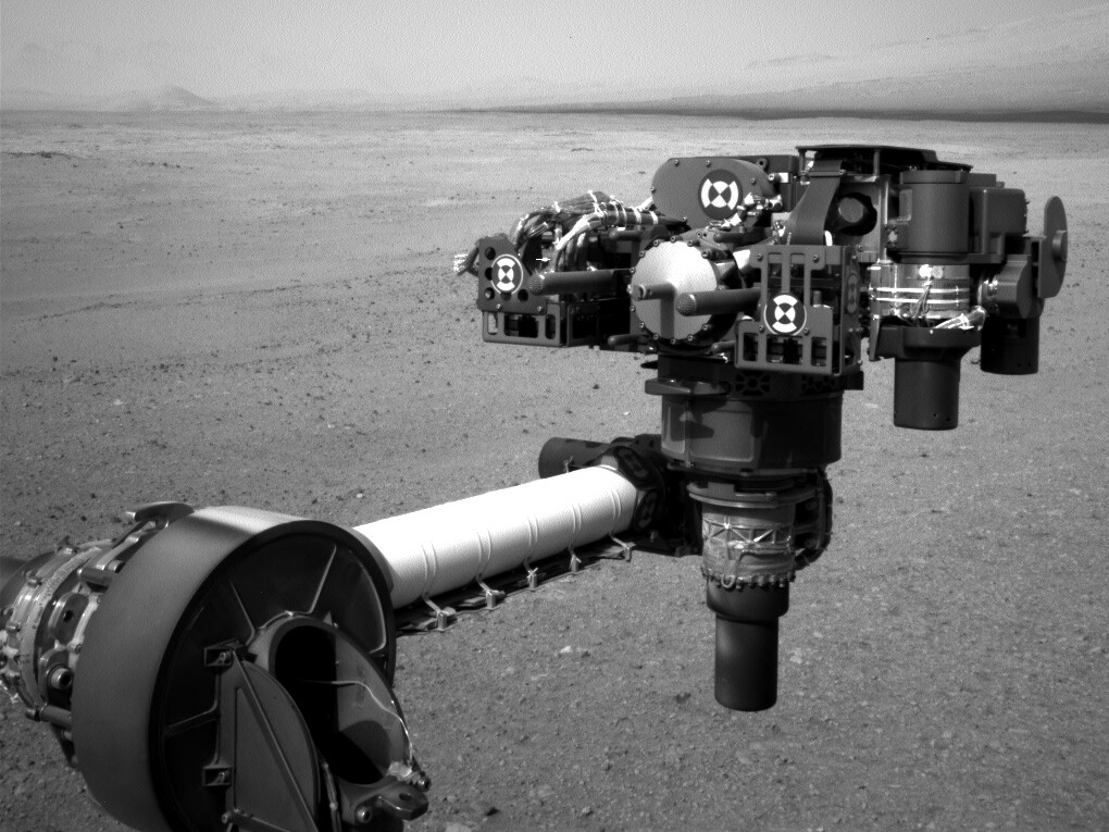 Curiosity flexes its arm (Image: NASA/Caltech)