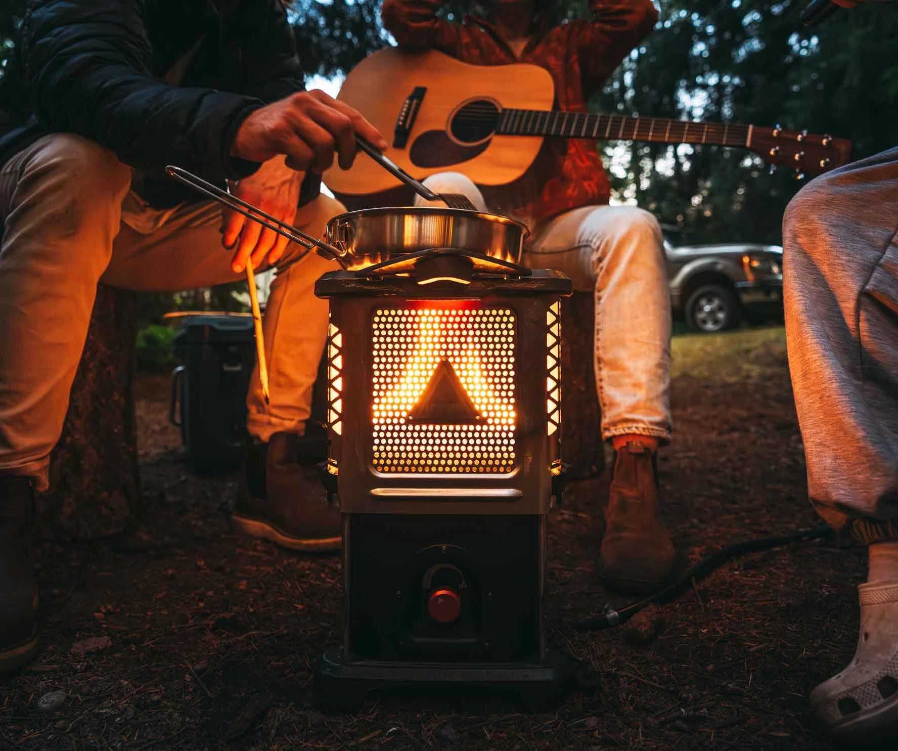 Camp heater, propane fire pit, single-burner stove and disc cooker unite in the new Ignik Skullet