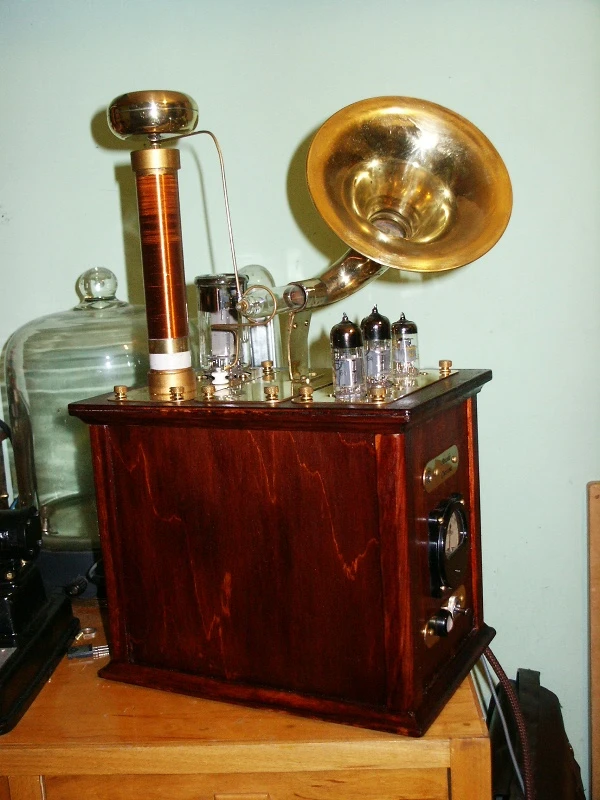 The Steampunk Plasma Speaker uses high-frequency electrical discharges to play back music (Photo: Conscious Flesh)