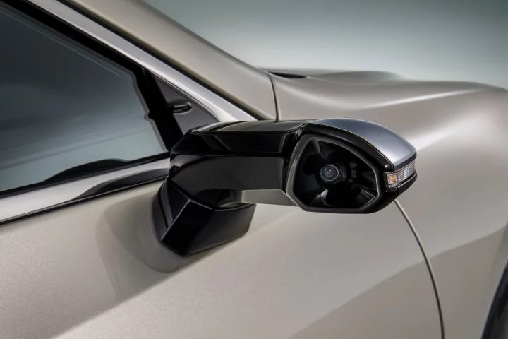 Japanese editions of the 2019 Lexus ES will be the first production cars to carry digital side mirrors
