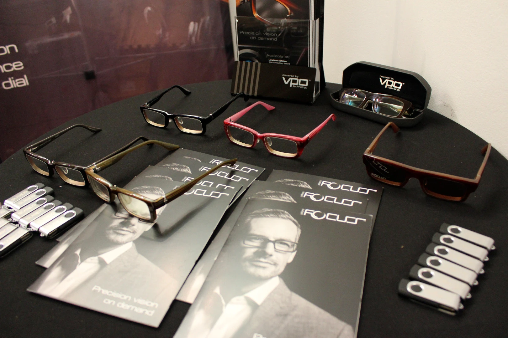 The AdlensFocuss glasses are available in four different frame styles, each of which comes in a choice of six finishes and colors