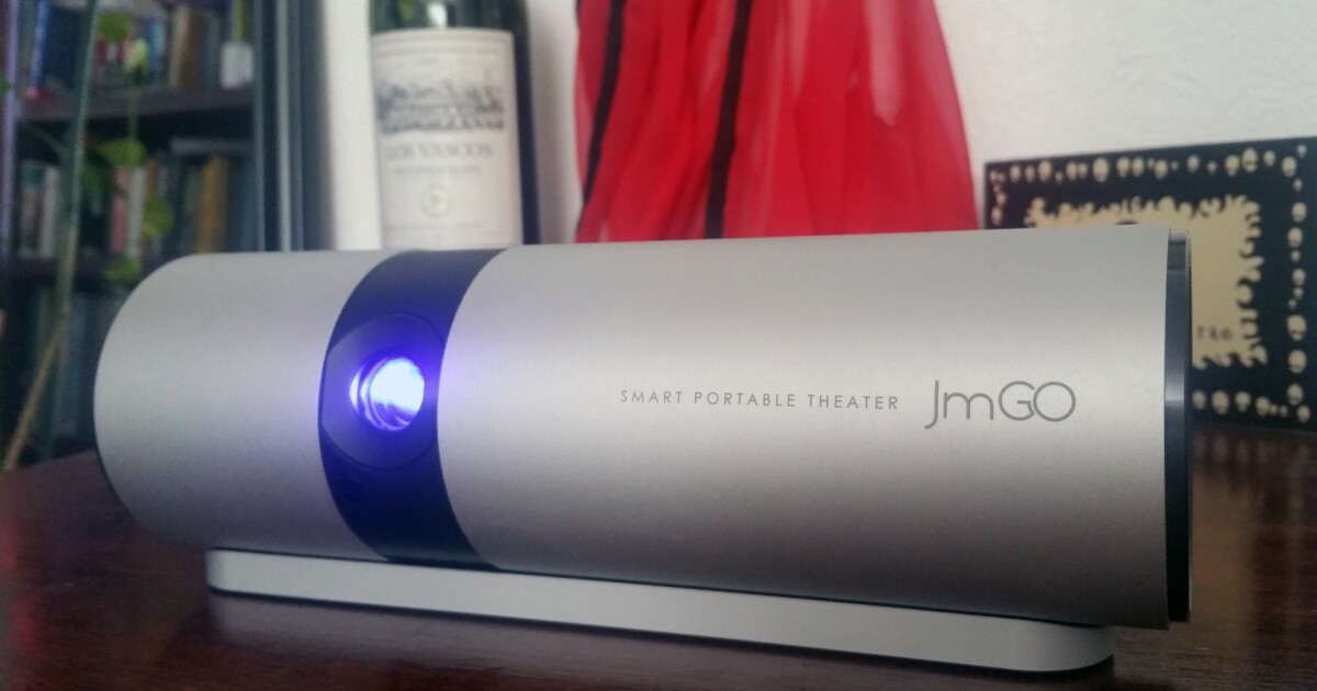 Review Portable JmGO View projector delivers home theater from a tube