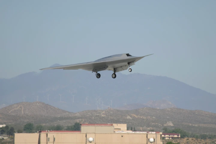 Boeing Phantom Ray UAS takes off on its maiden flight (Photo: Boeing)