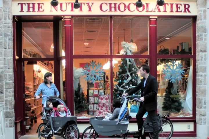 The Salamander can accommodate children up to 46 in (116 cm) tall and 79 lb (36 kg)