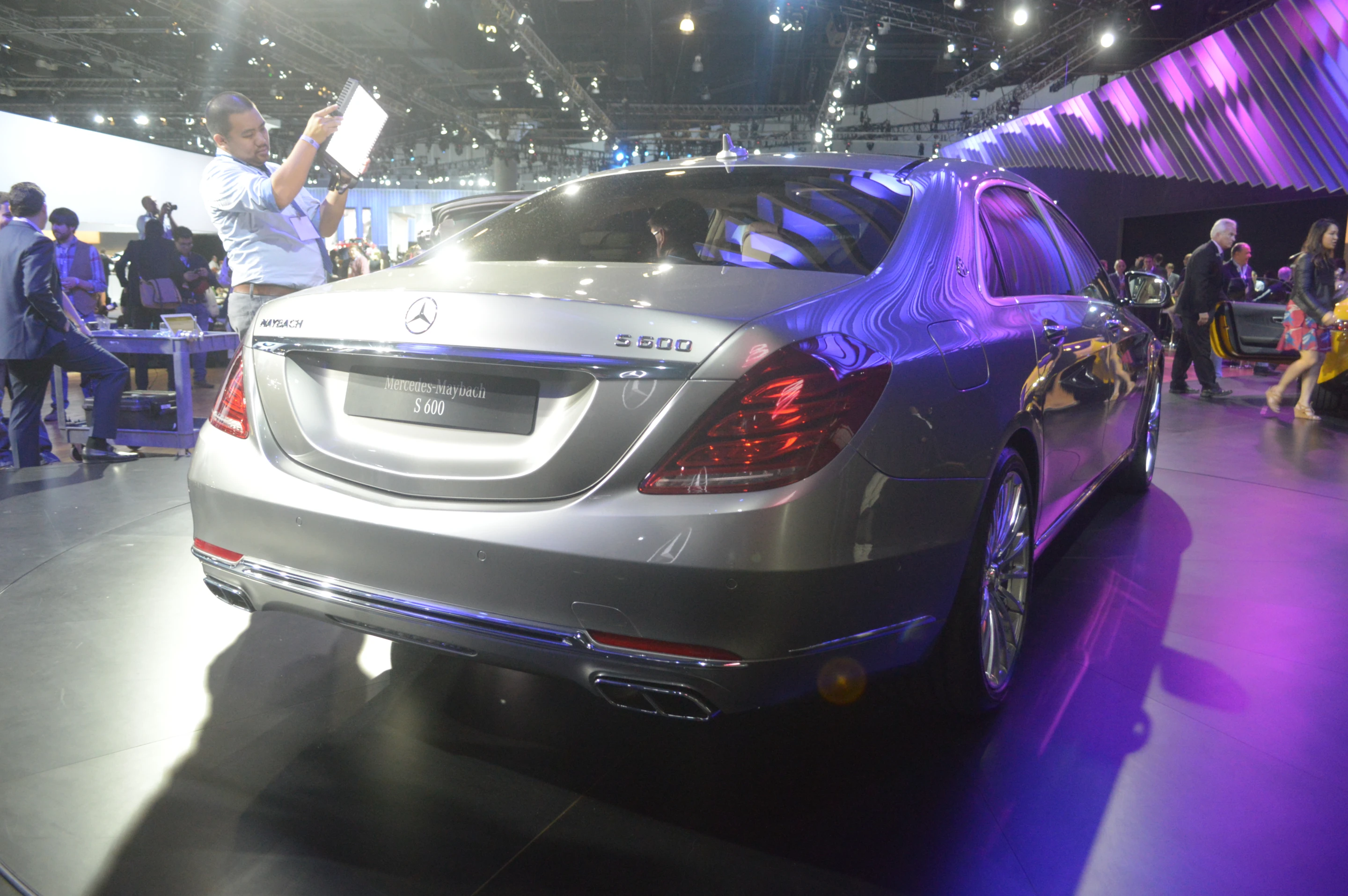 The S600 has a wheelbase that is 20 cm longer than on standard S-Classes (Photo: C.C Weiss/Gizmag)