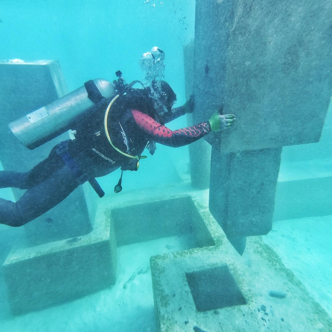 The construction process required remarkably complex engineering techniques