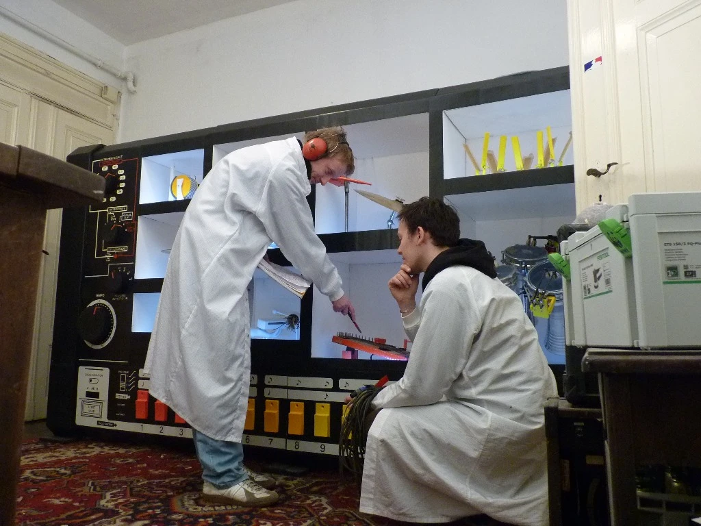 Moritz Simon Geist has built a huge mechanical homage to Roland's iconic TR-808 drum machine, that uses real instruments played by robots to reproduce 11 key sounds from the original device