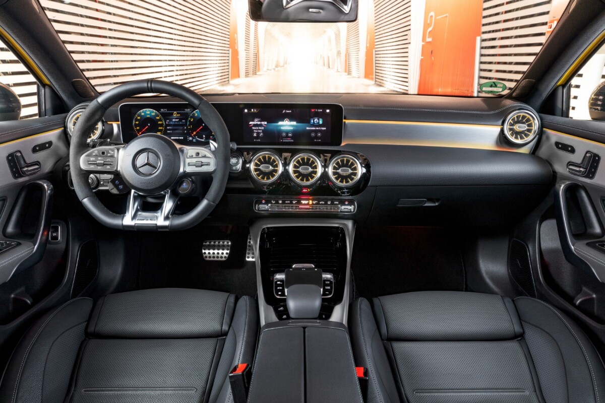 Mercedes-AMG A 35 4Matic: youthful dash with air-con vents that might be a little too youthful