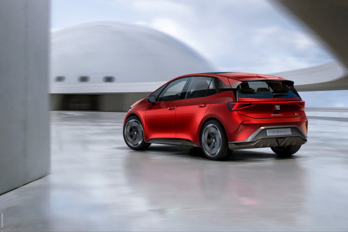 The Seat el-Born has a range per charge of 420 km, and can sprint from standstill to 100 km/h in 7.5 seconds