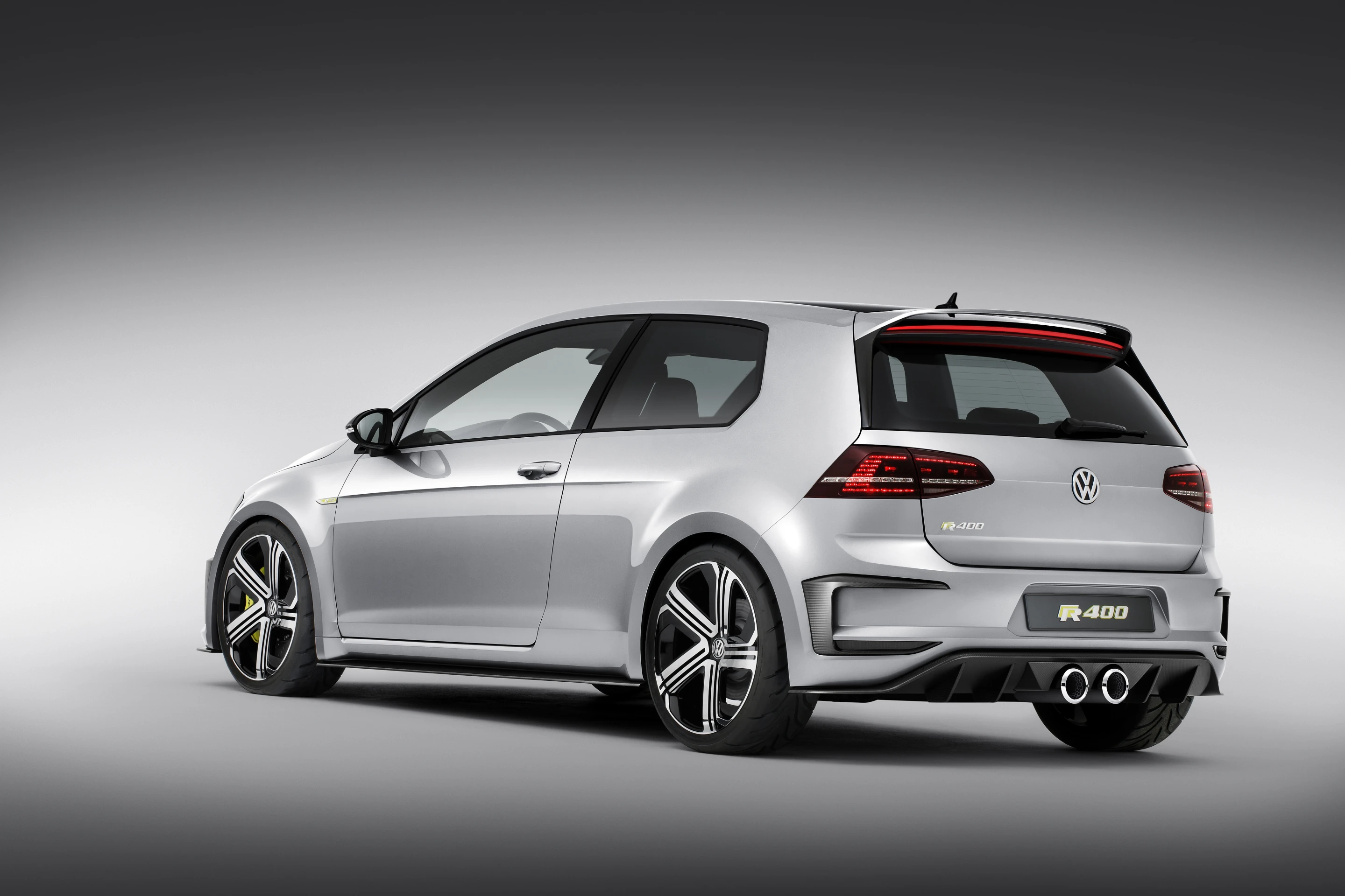 Using a 6-speed DSG gearbox, the Golf R 400 can reportedly hit 100 km/h (62 mph) in only 3.9 seconds, making it an entire second faster to the mark than the standard Golf R