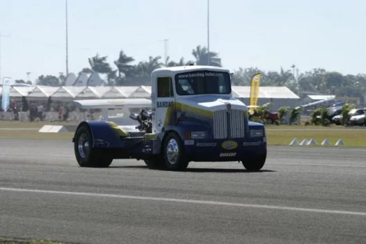 The Bandag Bullet speeds down the runway in Bundaberg to break the World record.