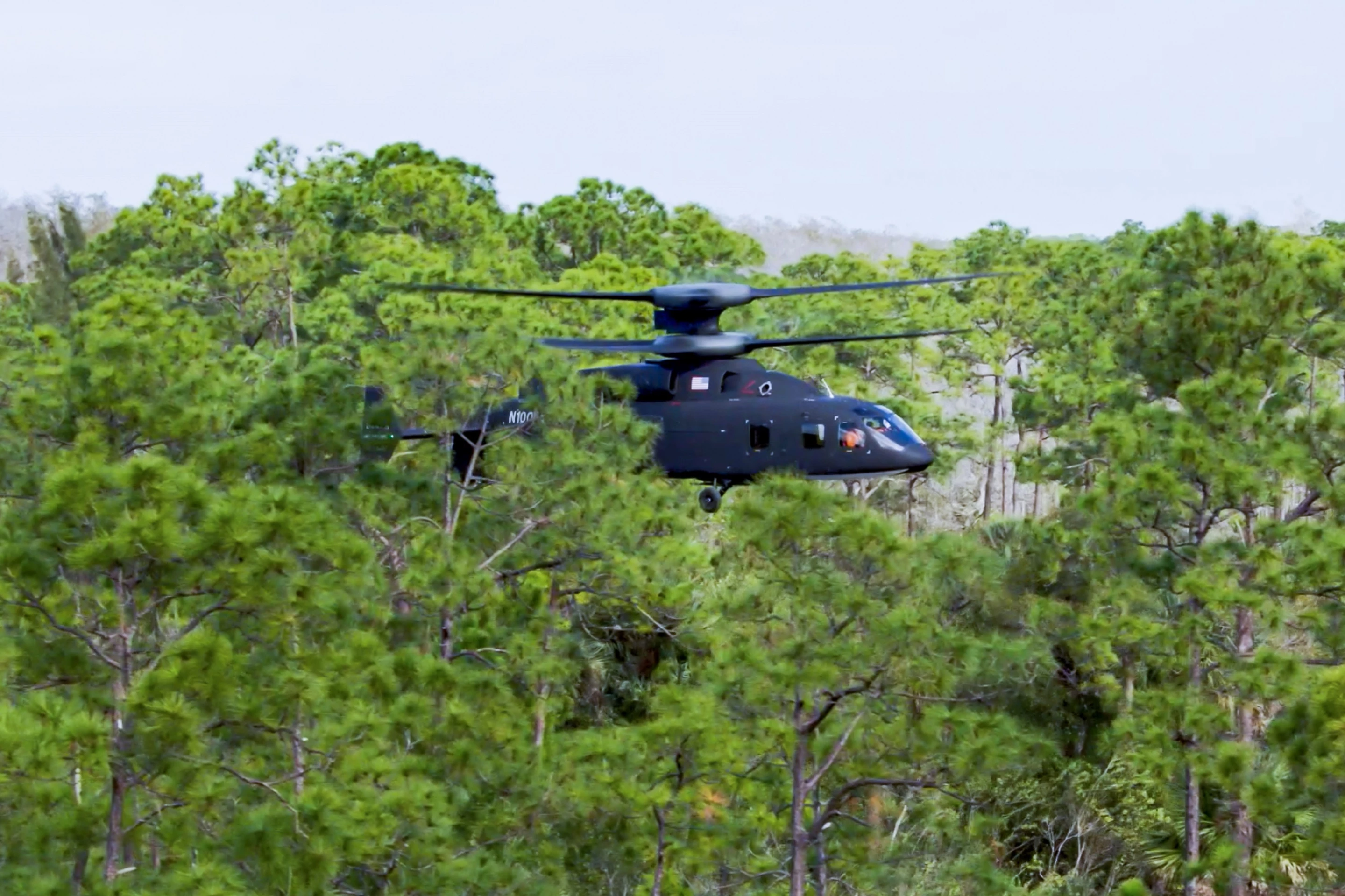The Defiant X making a close-quarters landing after a high-speed approach