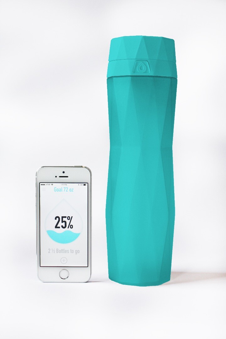 Hidrate water bottle lights up when it's time to sip